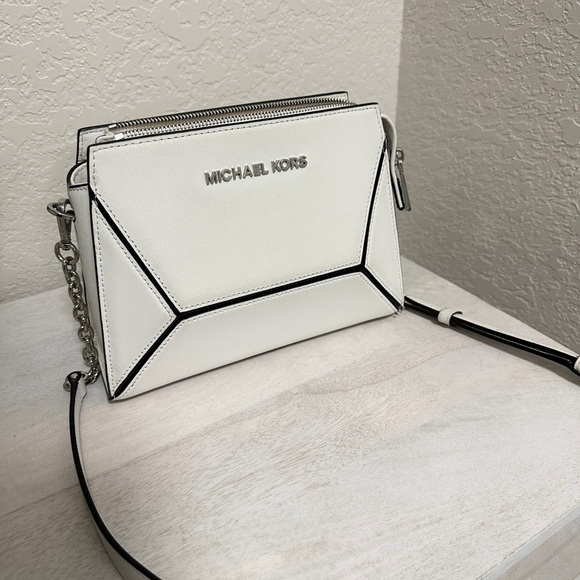MICHAEL Michael Kors Handbags - Michael Kors white crossbody